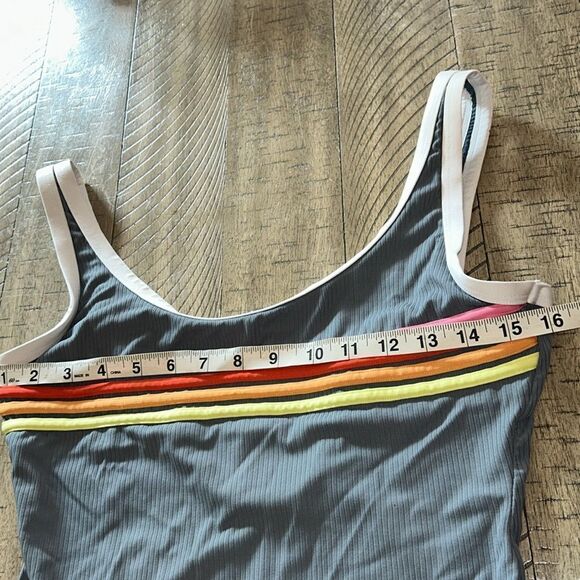 Rip curl 🏄🏻♀️🌊 Rainbow 🌈 Stripe One Piece Lined Swimsuit🩱Stays Put! - Picture 10 of 17